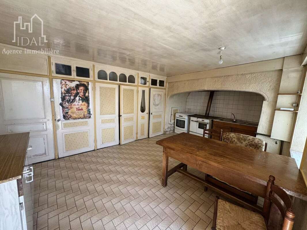 Maison à SAINT-LEGER-DU-MALZIEU