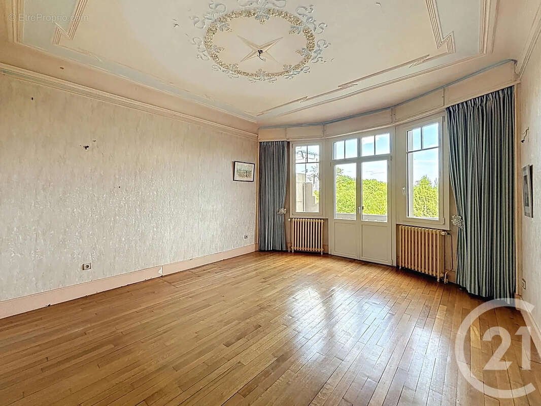 Maison à LAMARCHE-SUR-SAONE