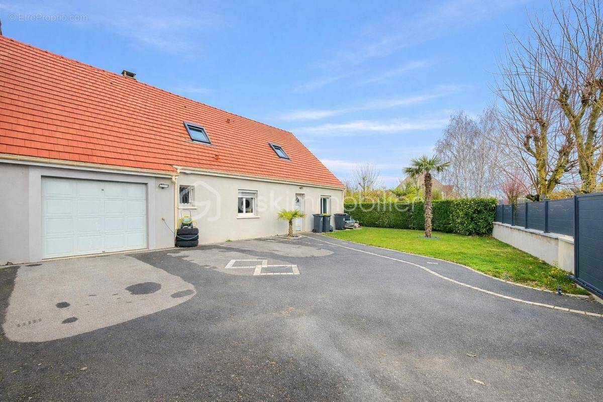 Maison à LE PLESSIS-BELLEVILLE