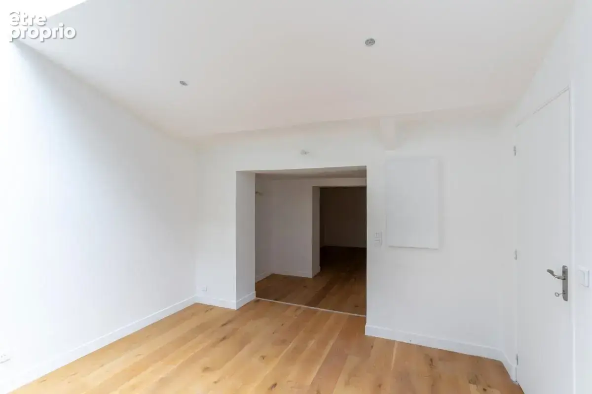 JOURDAIN / Ancien atelier réhabilité en loft duplex - photo 12