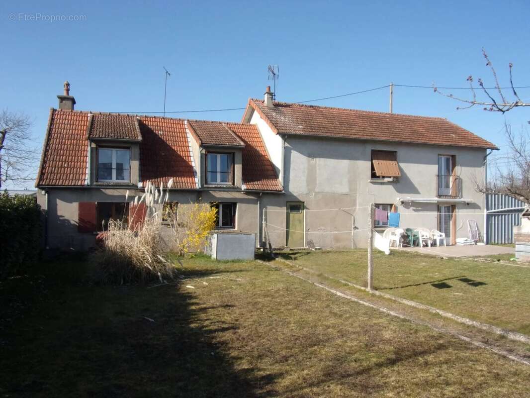 Appartement à AVERMES