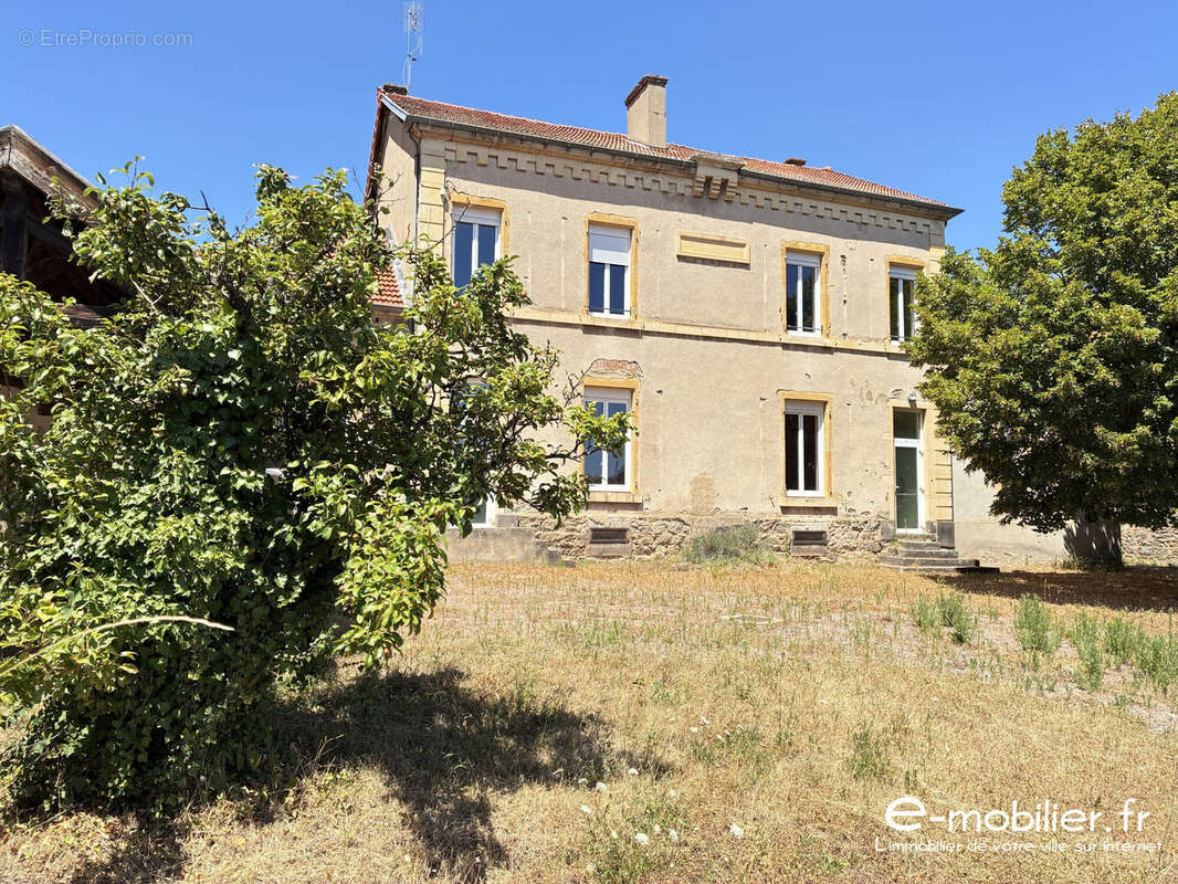 Maison à SAINT-ALBAN-LES-EAUX
