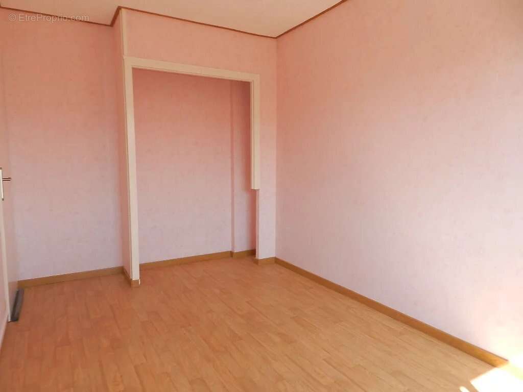 Maison à SAINT-PIERRE-SUR-DIVES