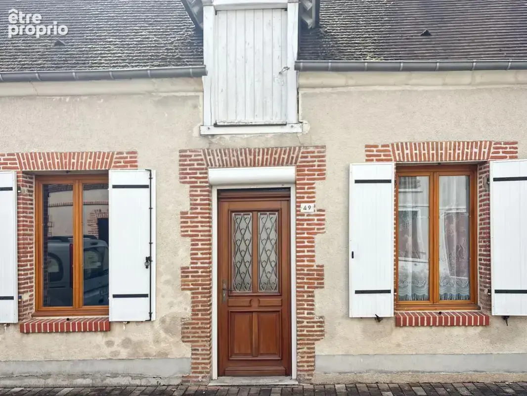 Maison à SELLES-SAINT-DENIS