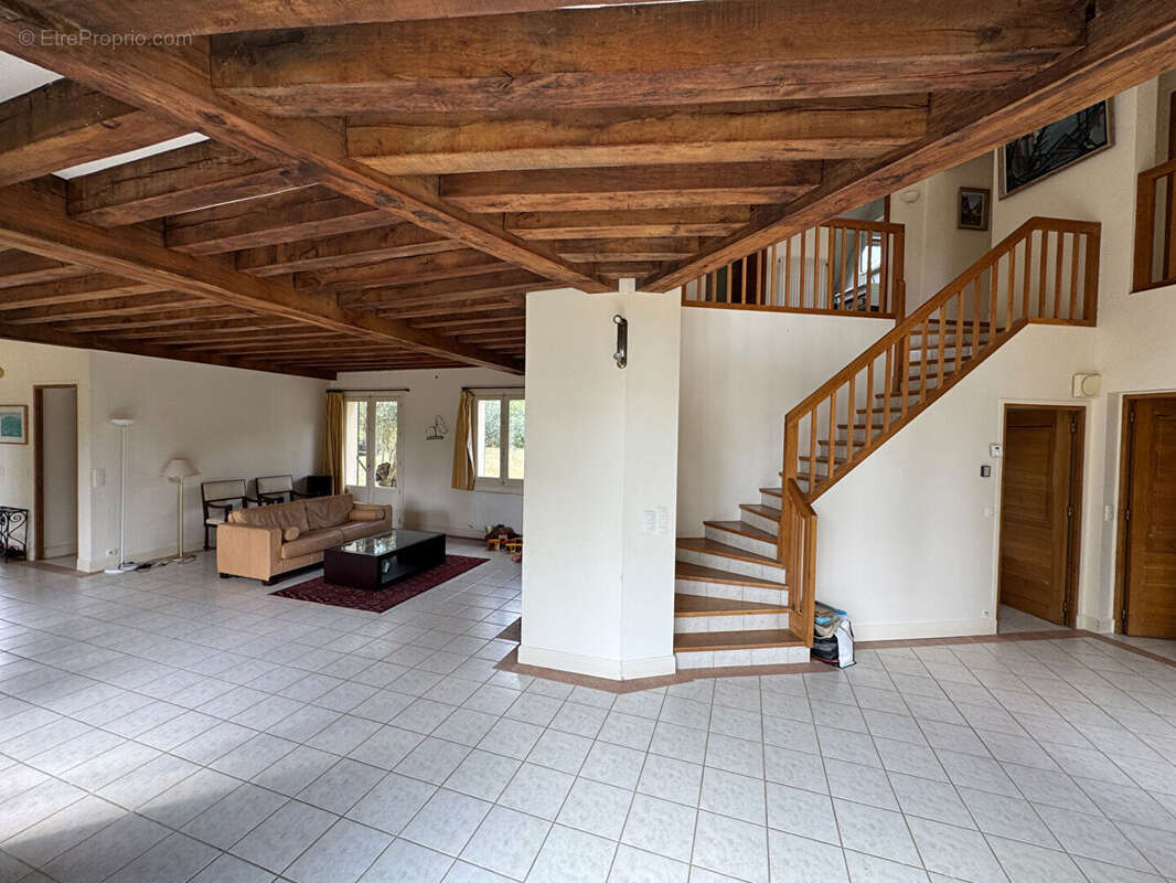 Belle propriété  récente avec environnement exceptionnel MONTFORT L 'AMAURY /MÉRÉ  8 pièces 201 m2 - photo 5