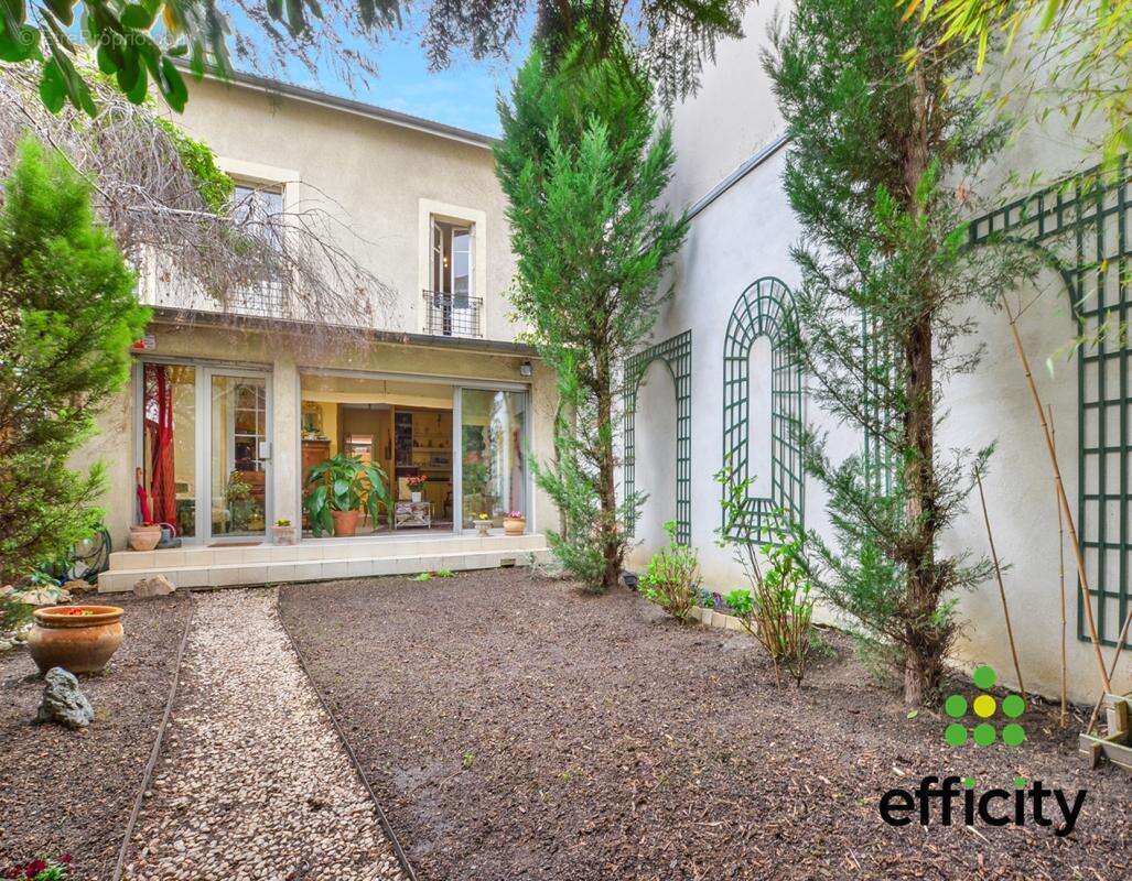Maison à ASNIERES-SUR-SEINE