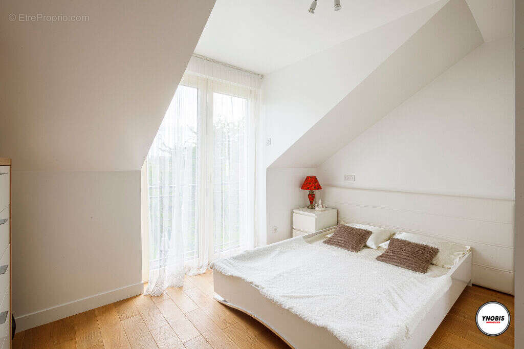 Maison à VERNEUIL-SUR-SEINE