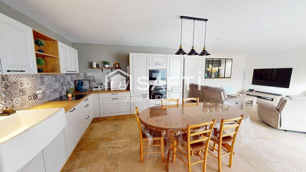 Photo 1 - Maison à SURGERES