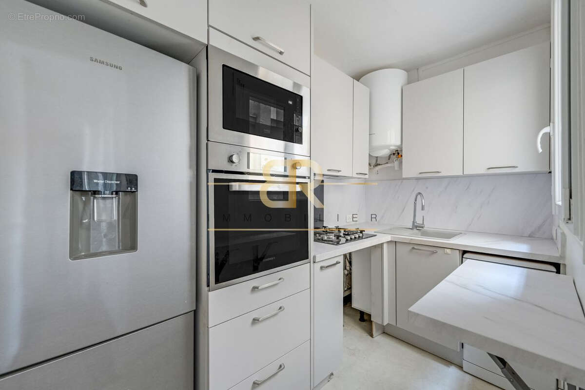 Appartement à PARIS-17E
