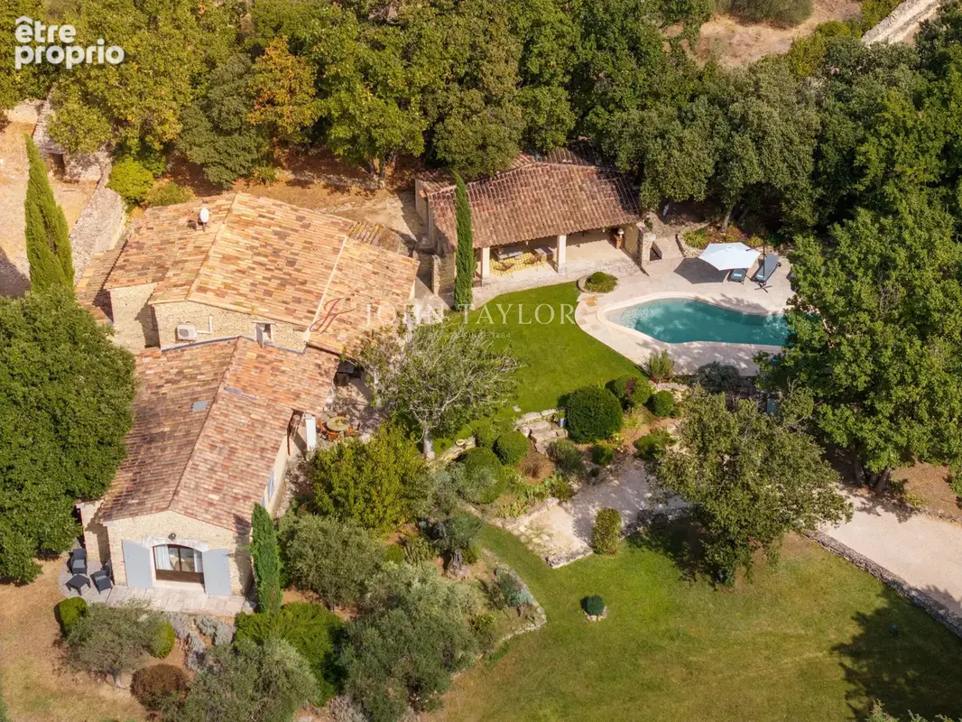 Elégante propriété en pierre avec piscine à Gordes, Luberon, Provence - photo 2