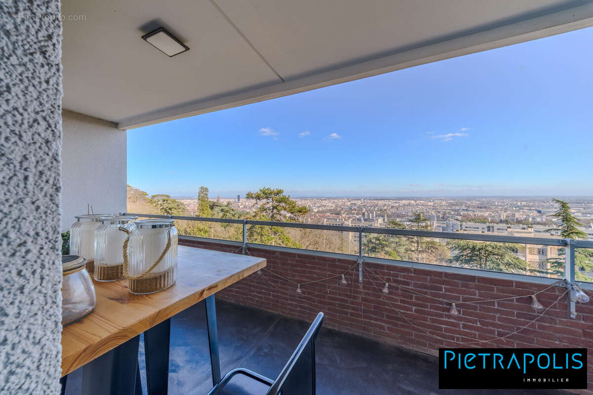 Appartement à SAINTE-FOY-LES-LYON