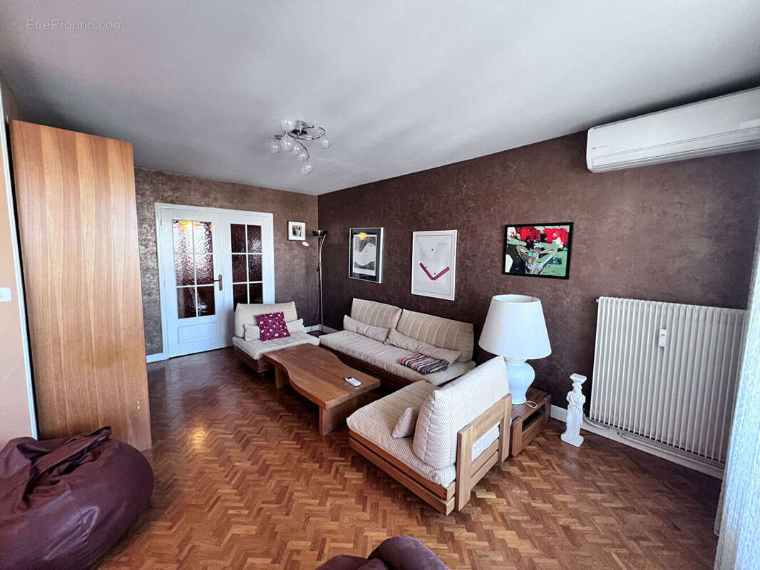 Appartement à PONT-DE-CHERUY