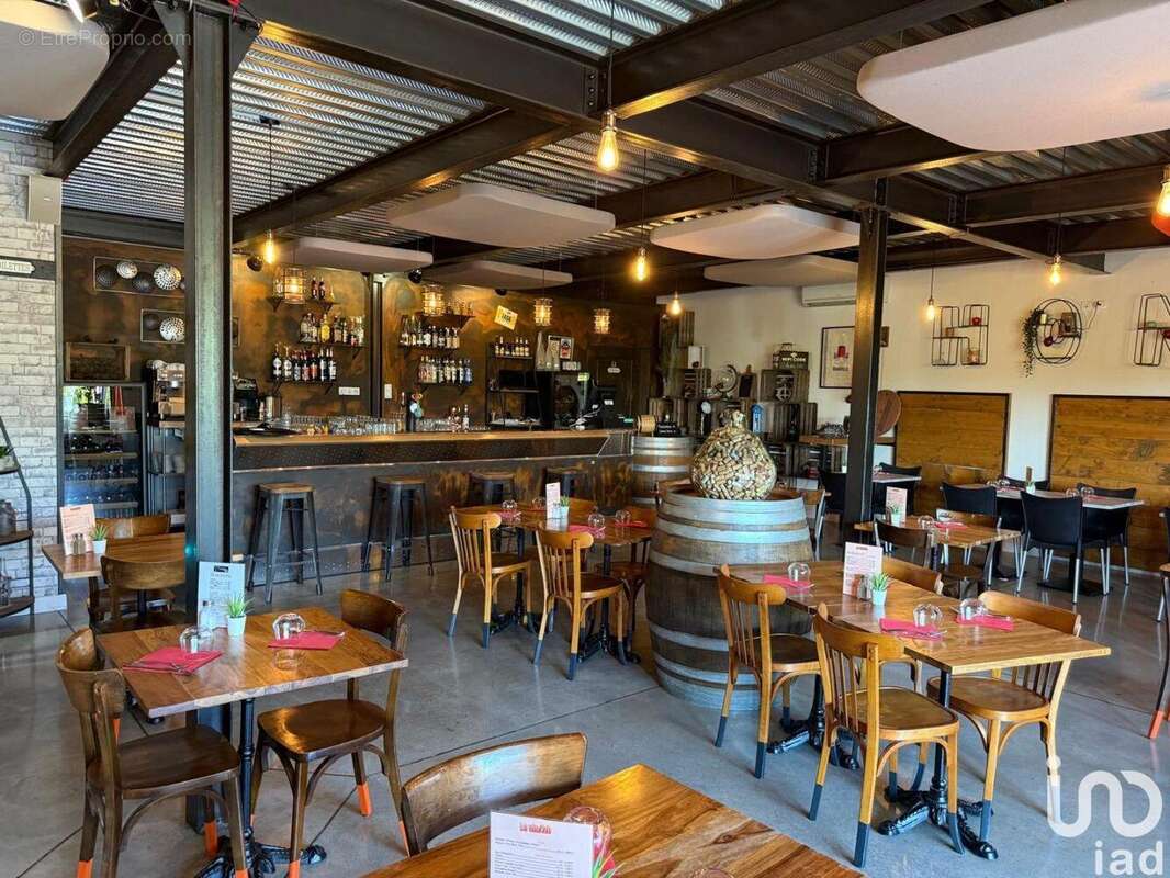 Photo 3 - Commerce à PIOLENC