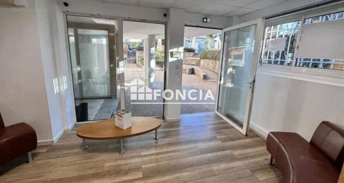 Commerce à CARQUEIRANNE