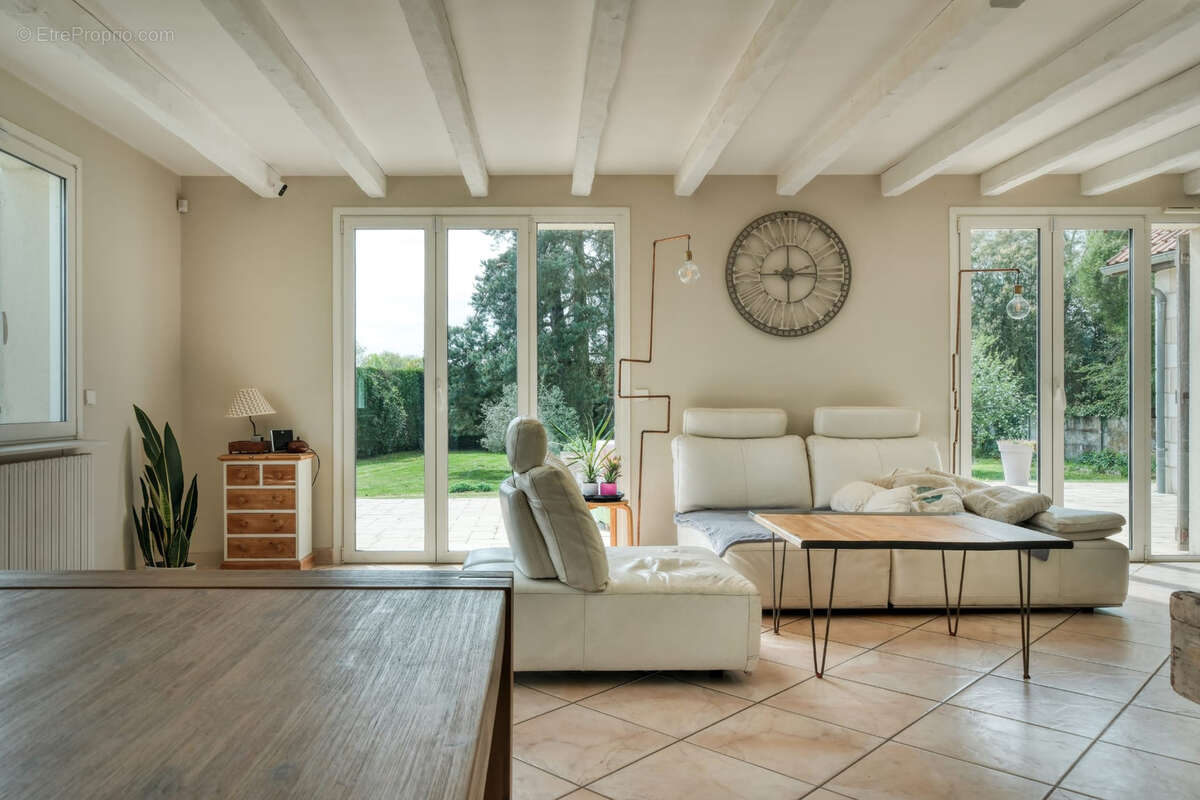 Maison à LES MOLIERES