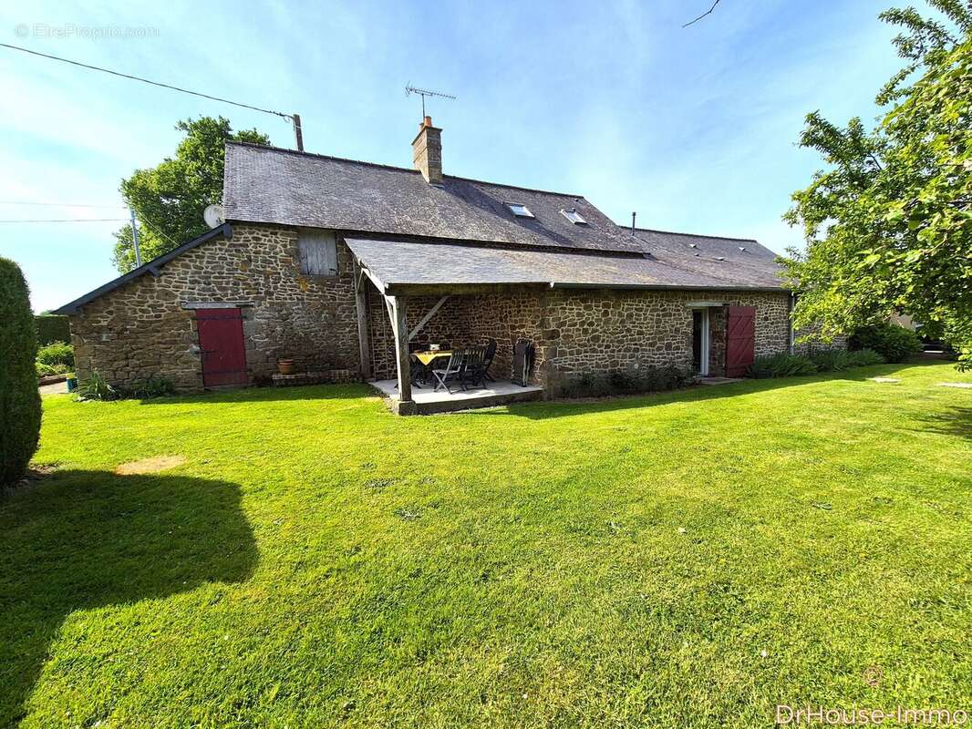 Maison à SAINT-BERTHEVIN-LA-TANNIERE