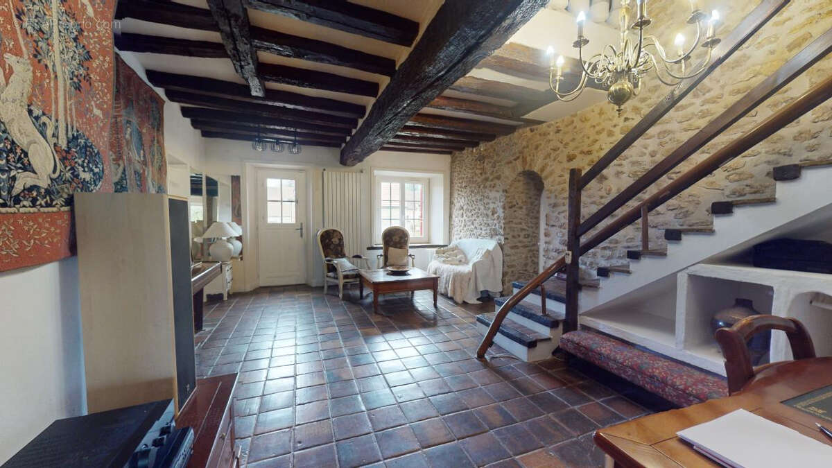 Maison à DAMPIERRE-EN-YVELINES