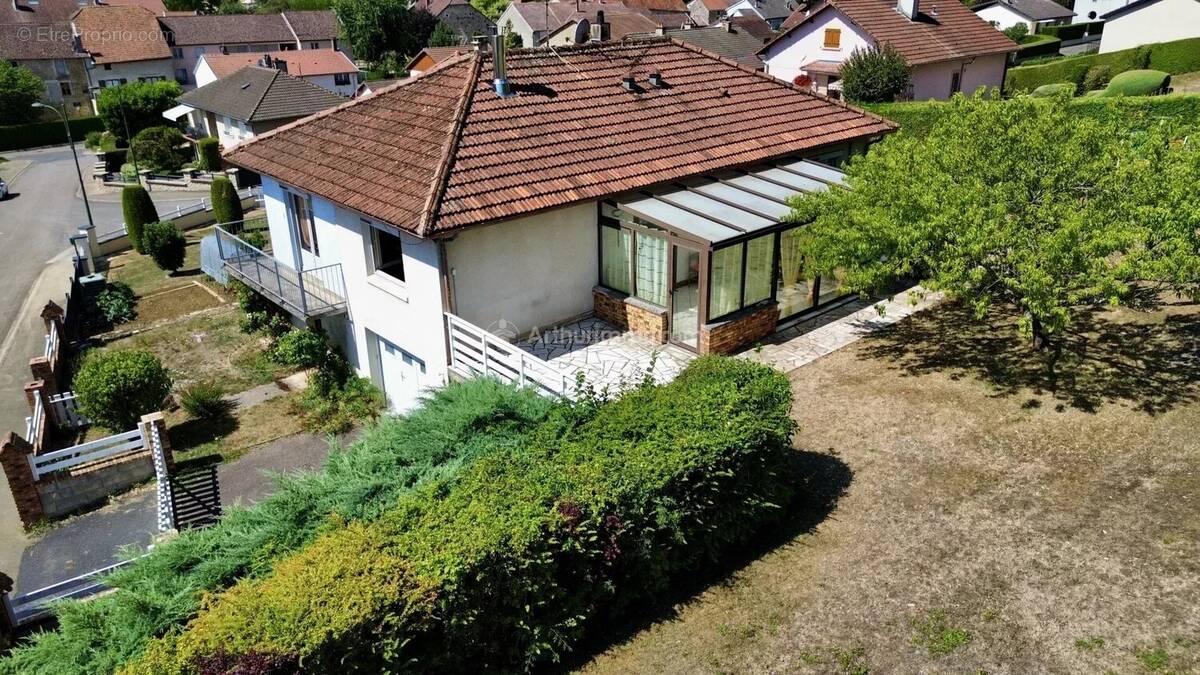 Maison à ILLOUD