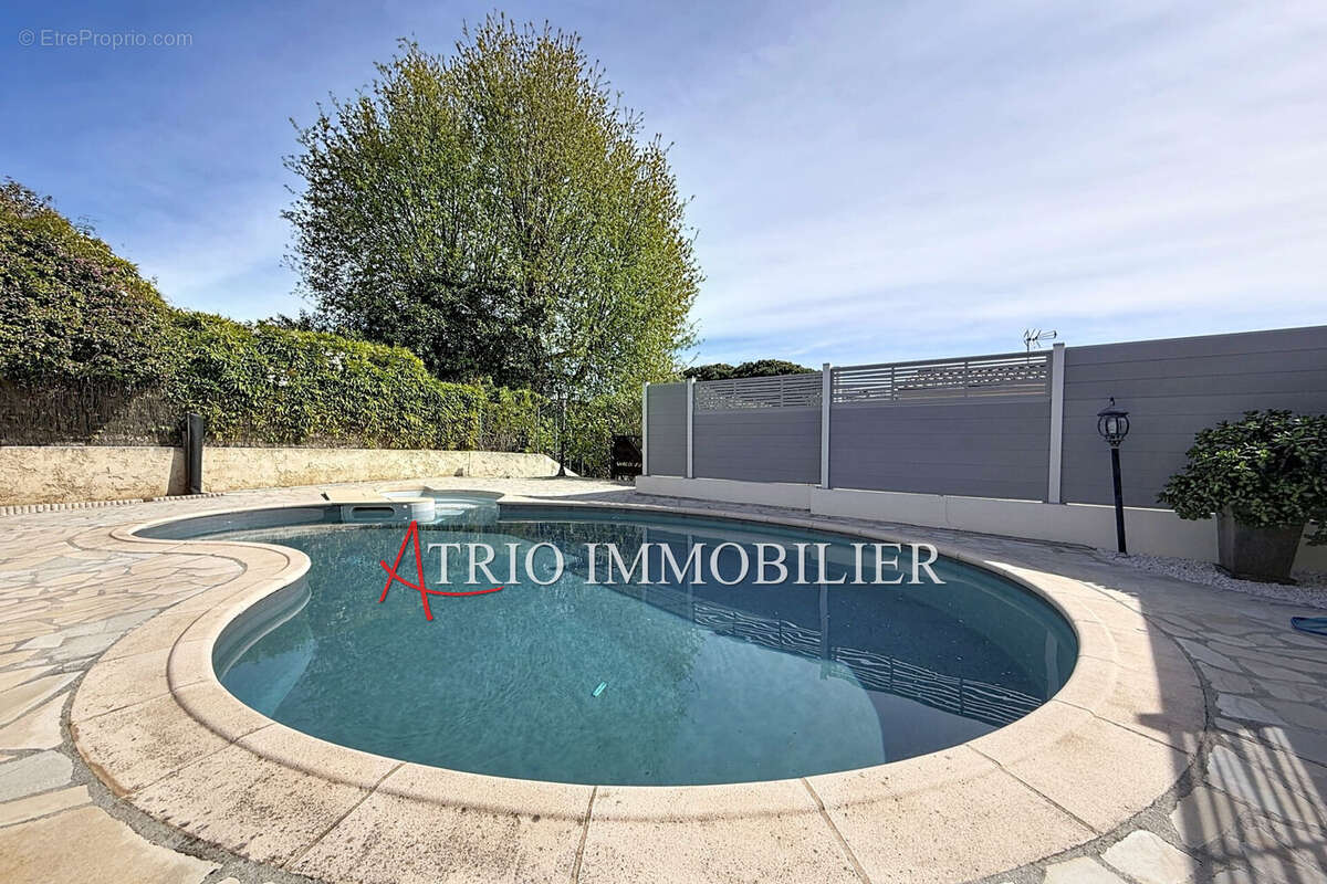 Maison à CAGNES-SUR-MER