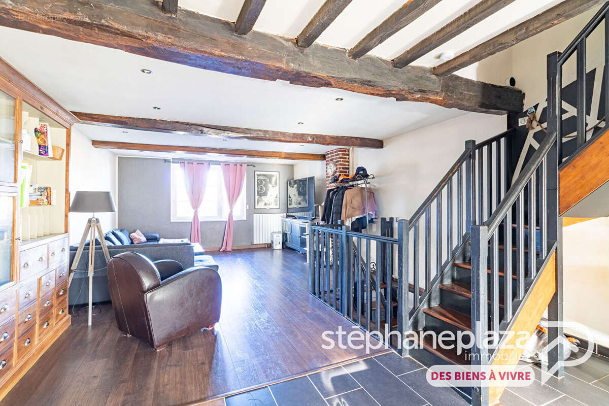 Maison à SAINT-MARTIN-DU-MONT