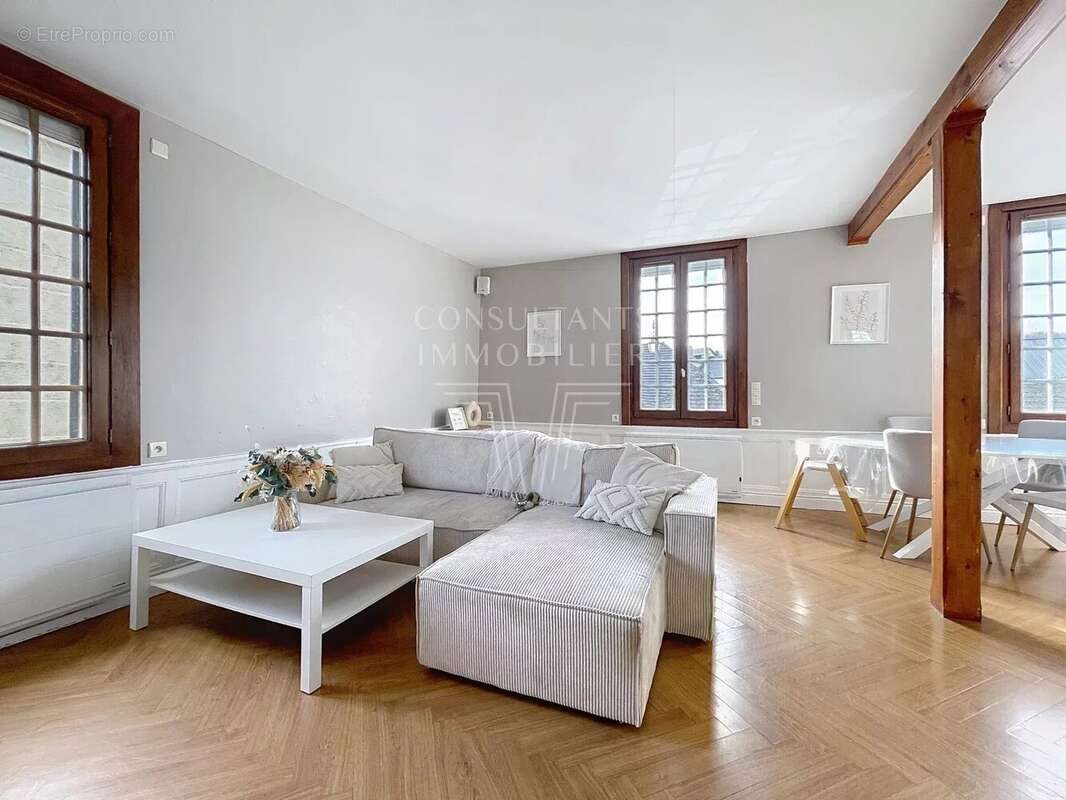 Maison à CORMEILLES