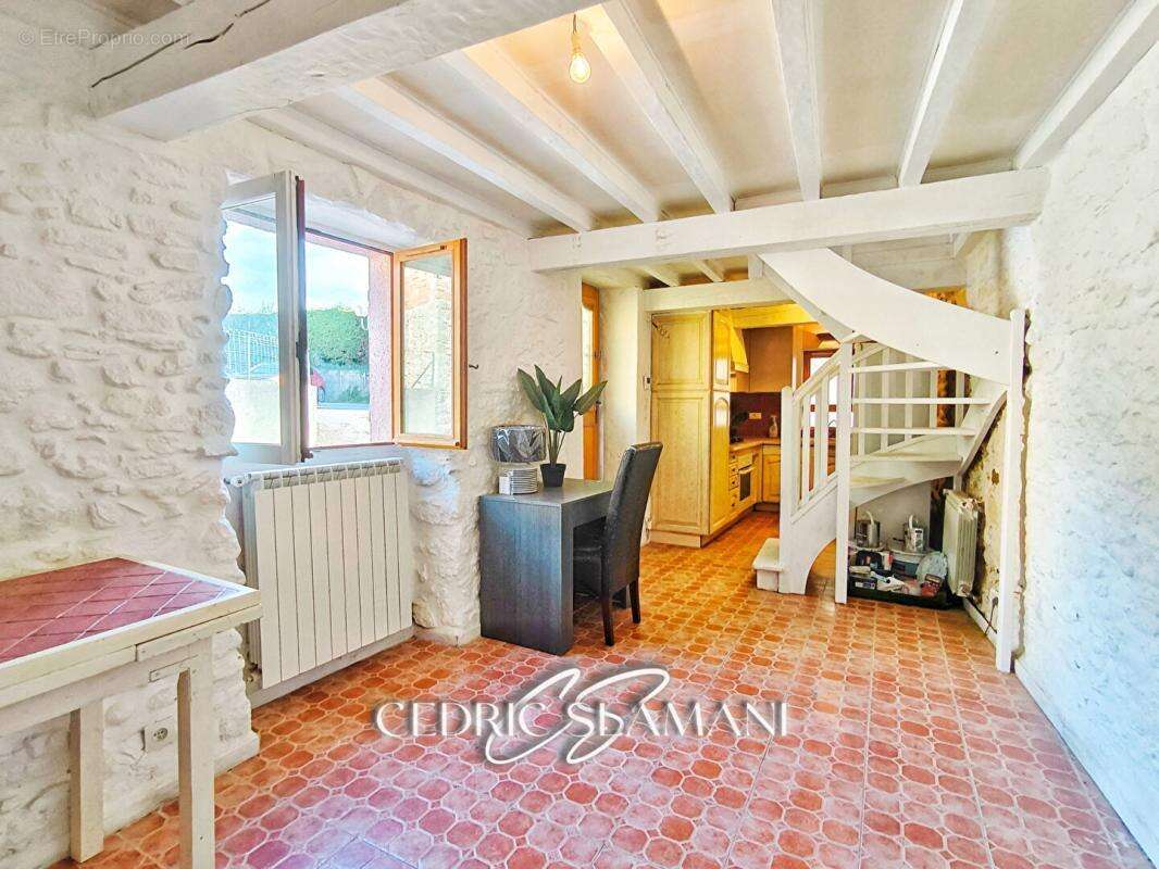En exclusivite - maison de village en r+2 52 m2 - 2 chambres - 1 bureau - photo 3