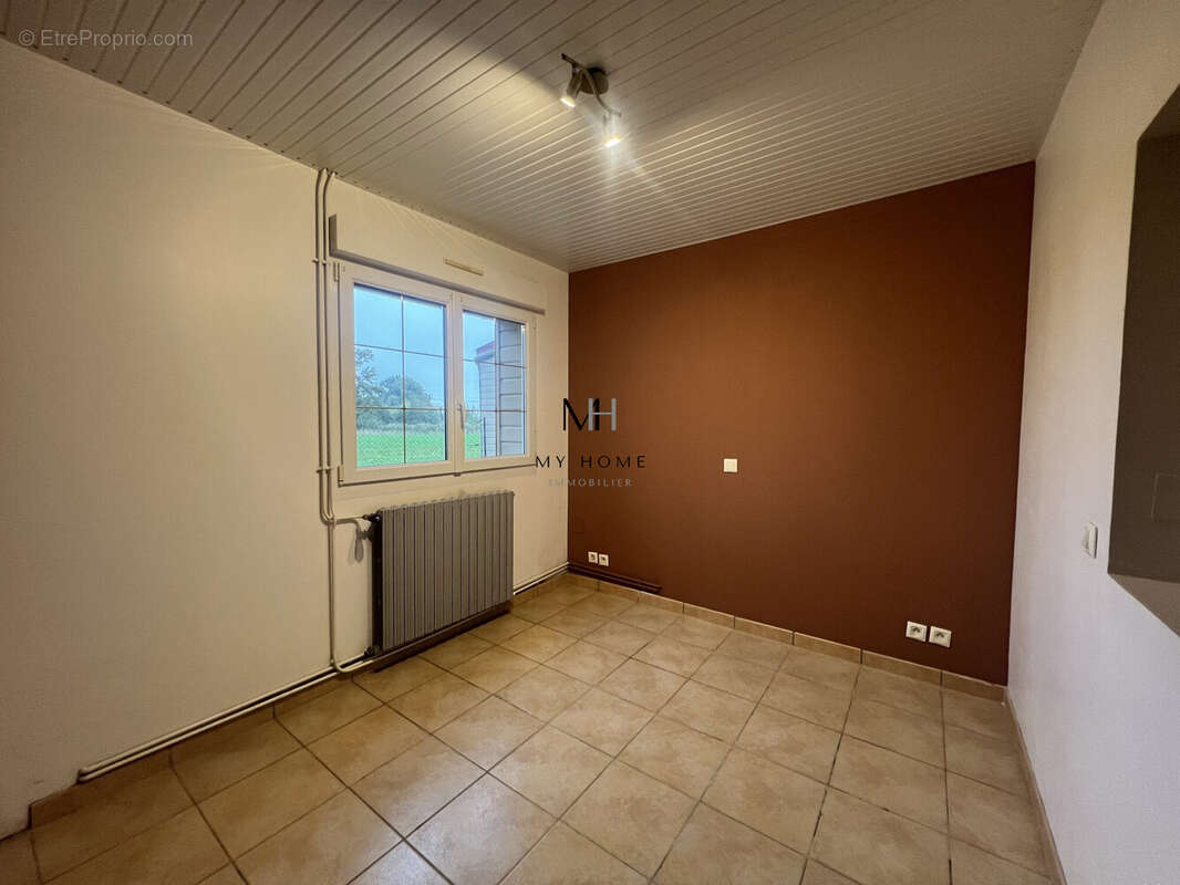 Maison à CHASSE