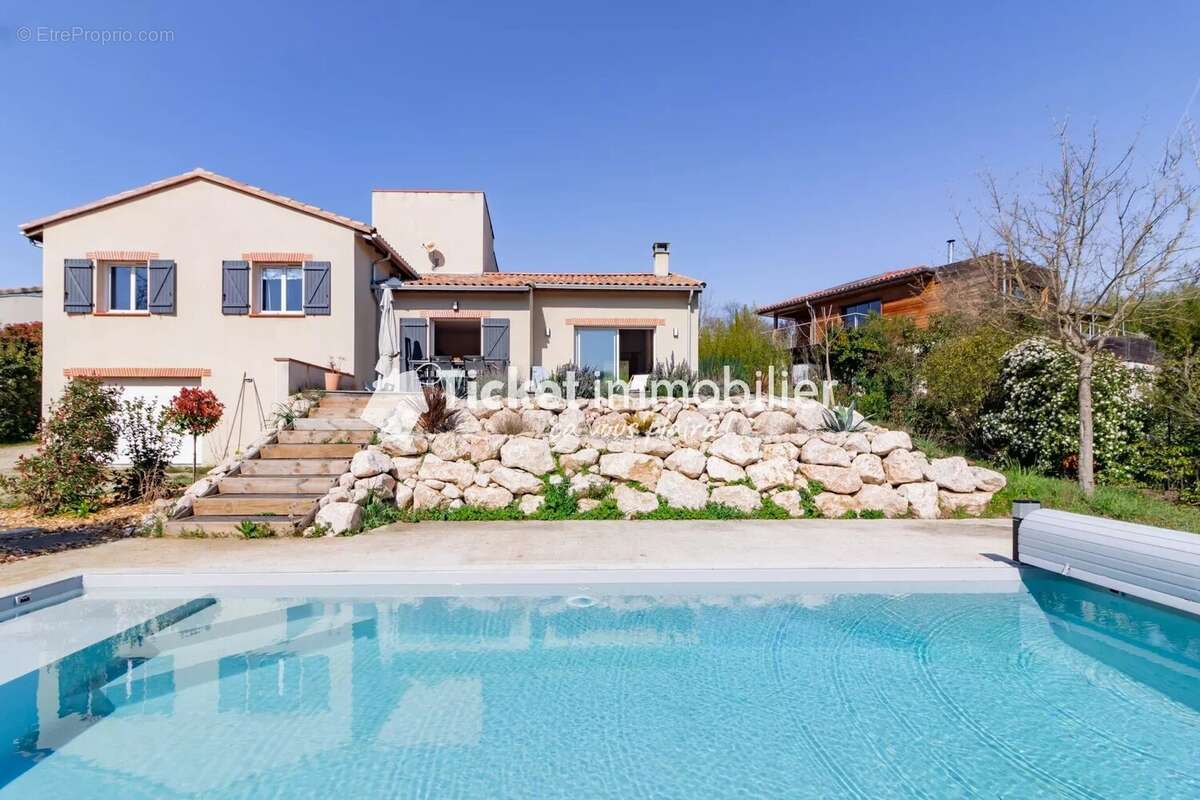 Maison à MONDONVILLE