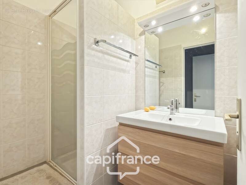 Appartement à COURBEVOIE
