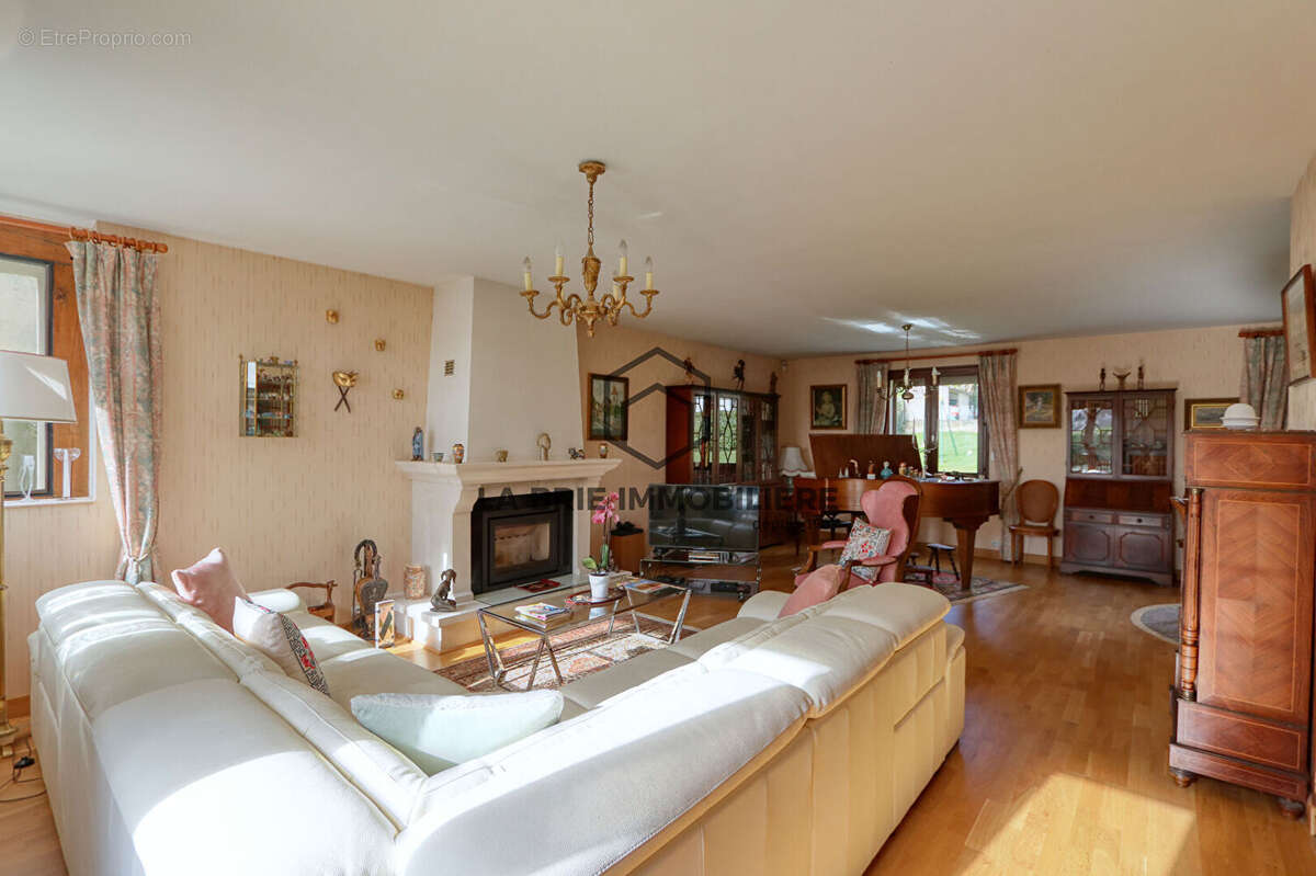 Maison à VILLECRESNES