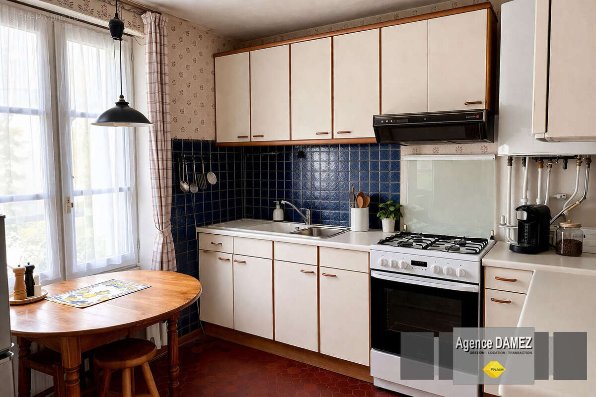 Maison à LES GRANGES-LE-ROI