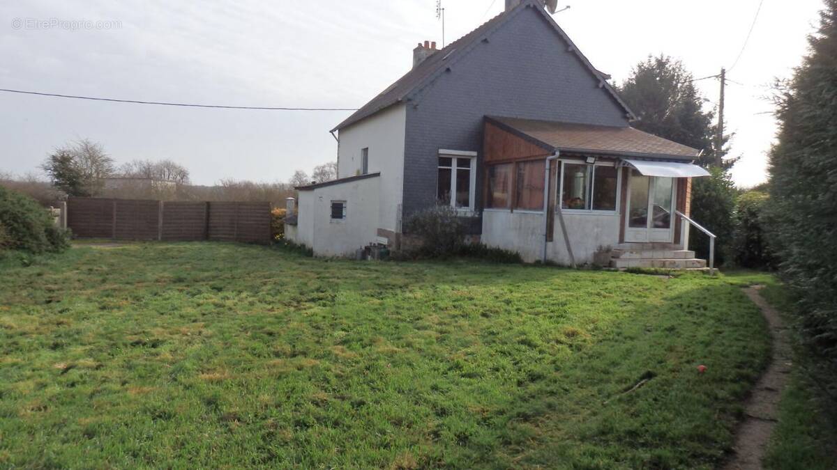 Maison à PLOUMAGOAR