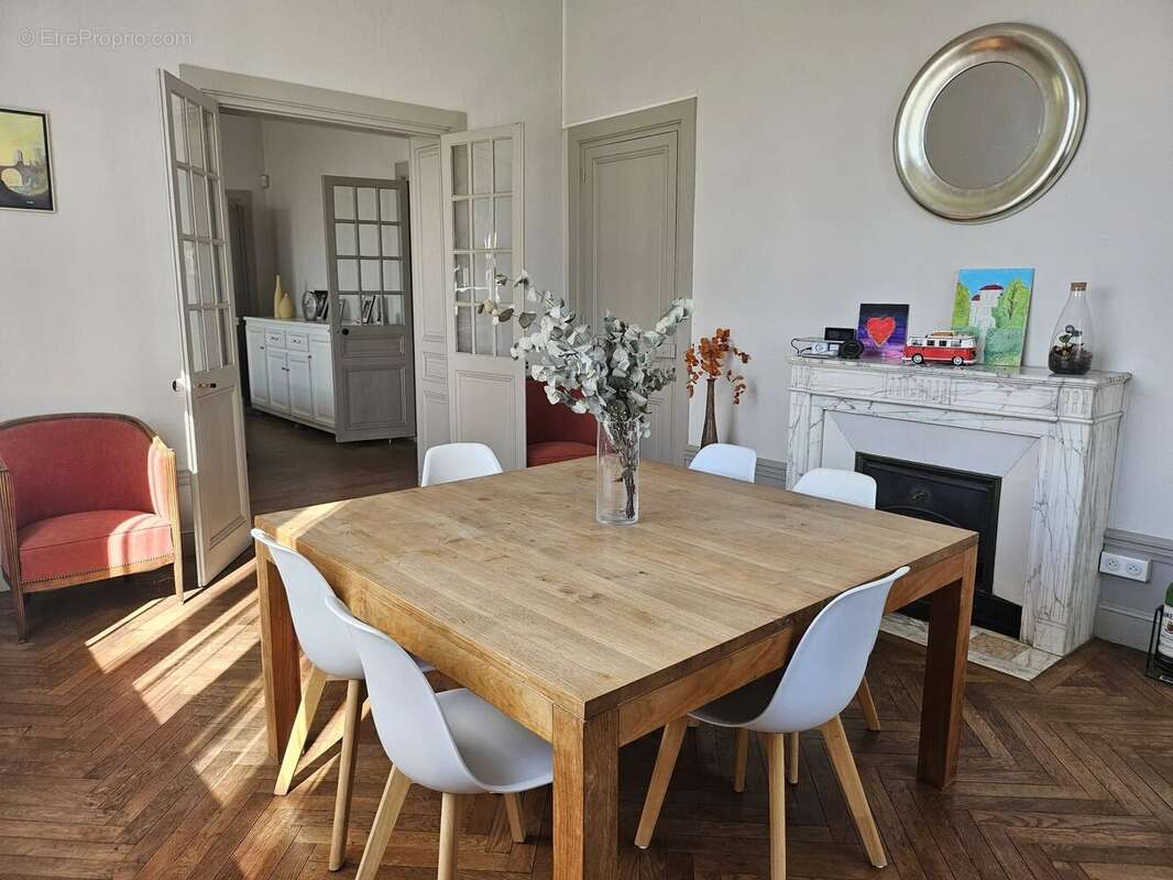 Maison à MONTROND-LES-BAINS