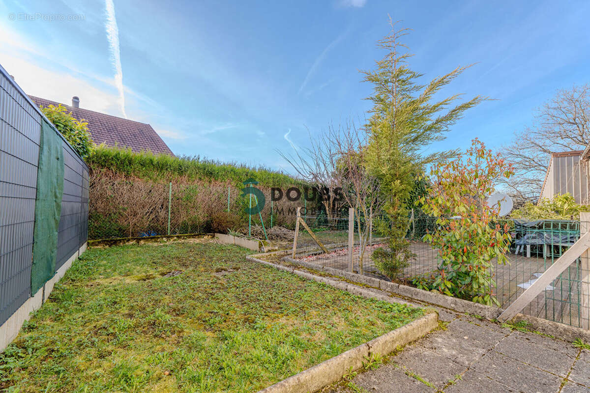 Appartement à VERCEL-VILLEDIEU-LE-CAMP