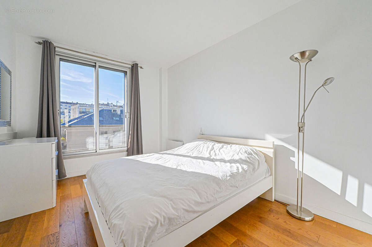 Appartement à CHARENTON-LE-PONT