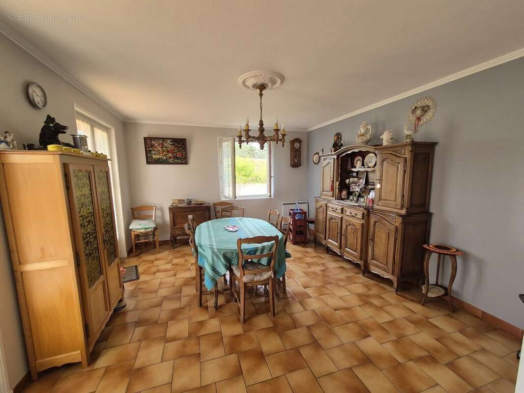 Maison à BRIVES-CHARENSAC