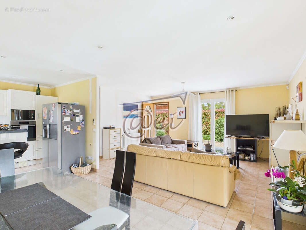 Maison à SAINT-MAXIMIN-LA-SAINTE-BAUME