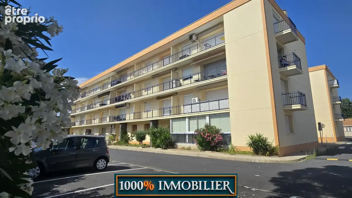 À 400m du centre ville et 450m des plages. - photo 20