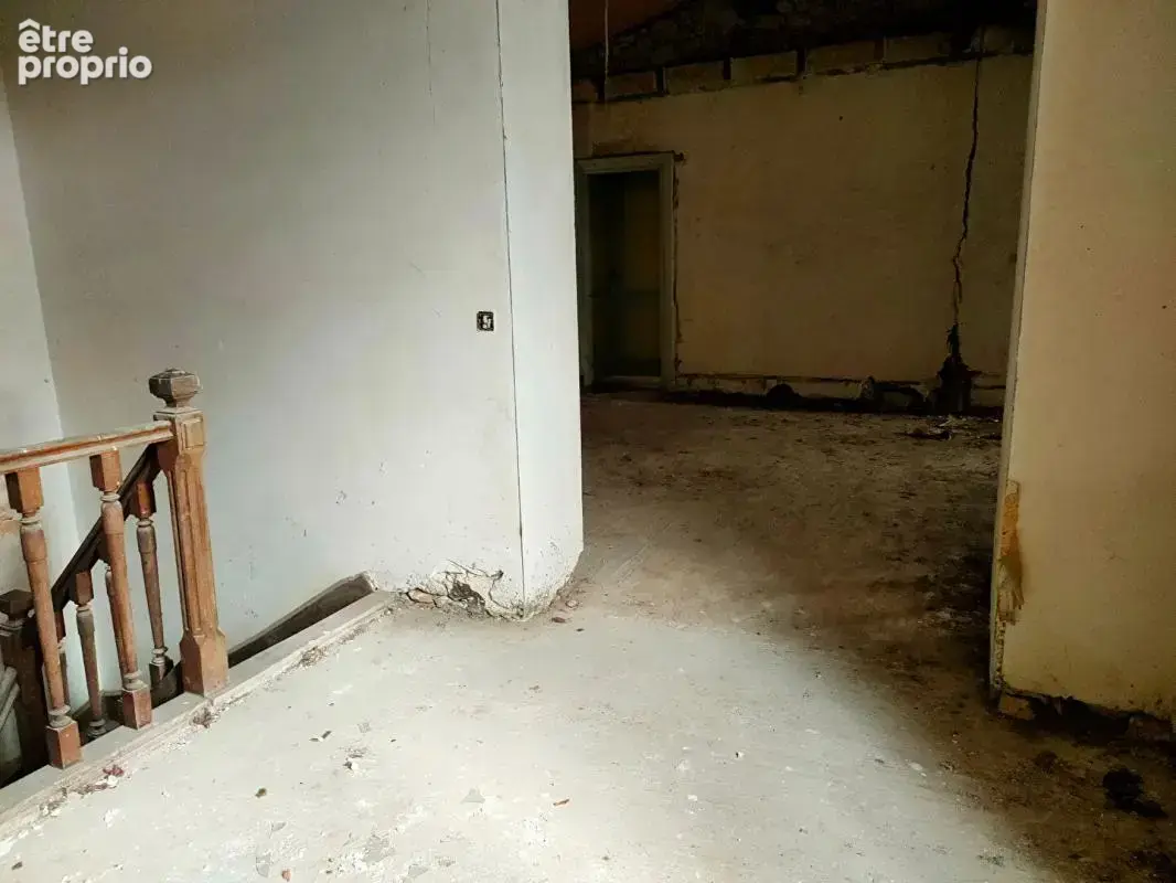 Maison en pierre a rénover 360 m² avec garage - photo 4