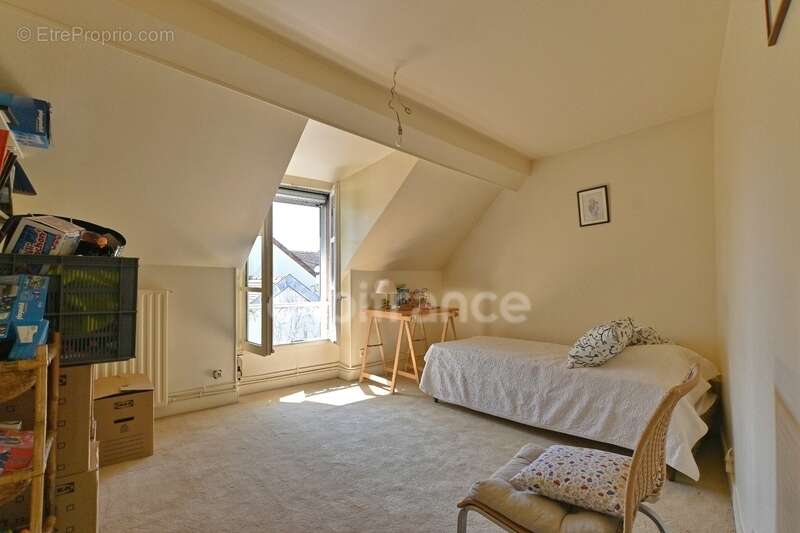 MAISONS LAFFITTE Château - Maison de 230m2, 5 chambres - photo 15