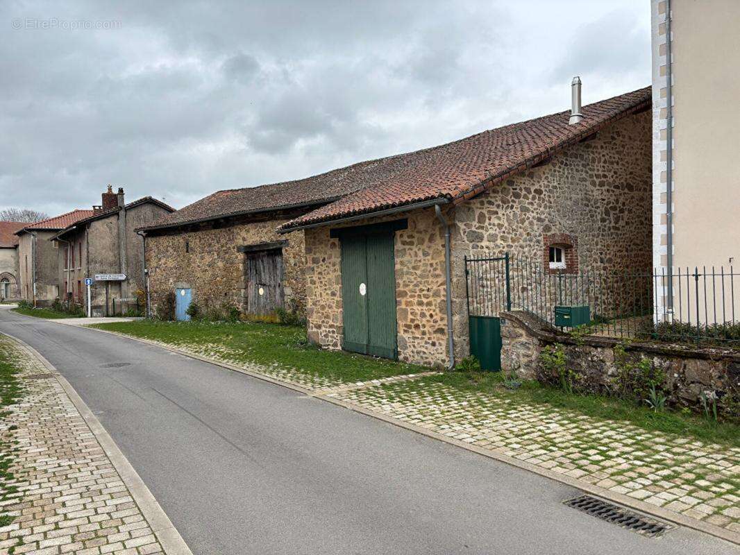 Maison à FLAVIGNAC
