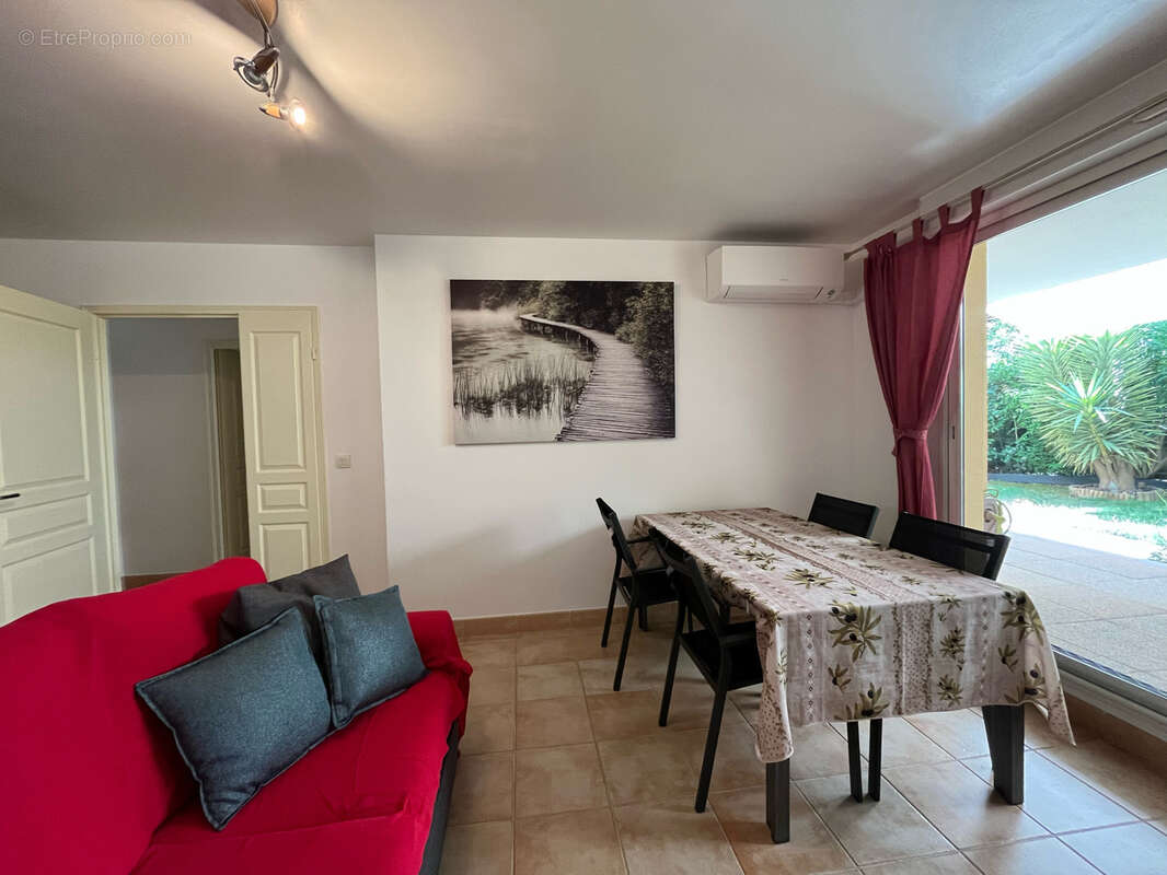 Appartement à SIX-FOURS-LES-PLAGES