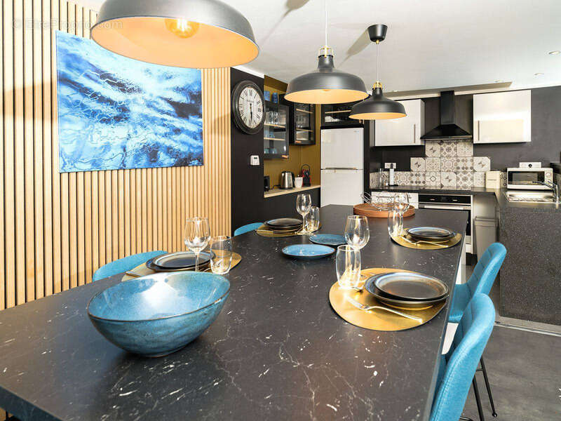 Commerce à SAINT-VAURY