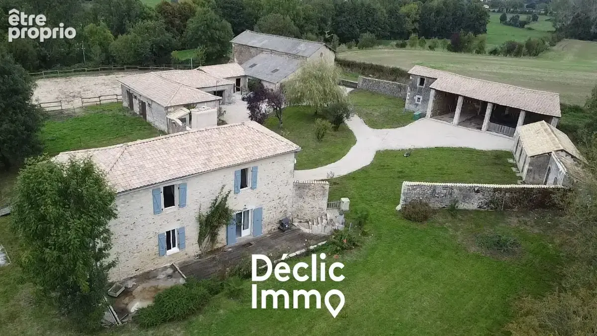 Photo Maison à Pamplie au prix de 327 000€