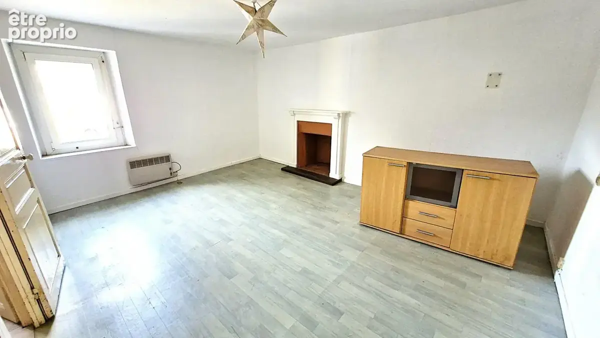 Maison de bourg en pierre avec jardin intime et stationnemen - photo 5