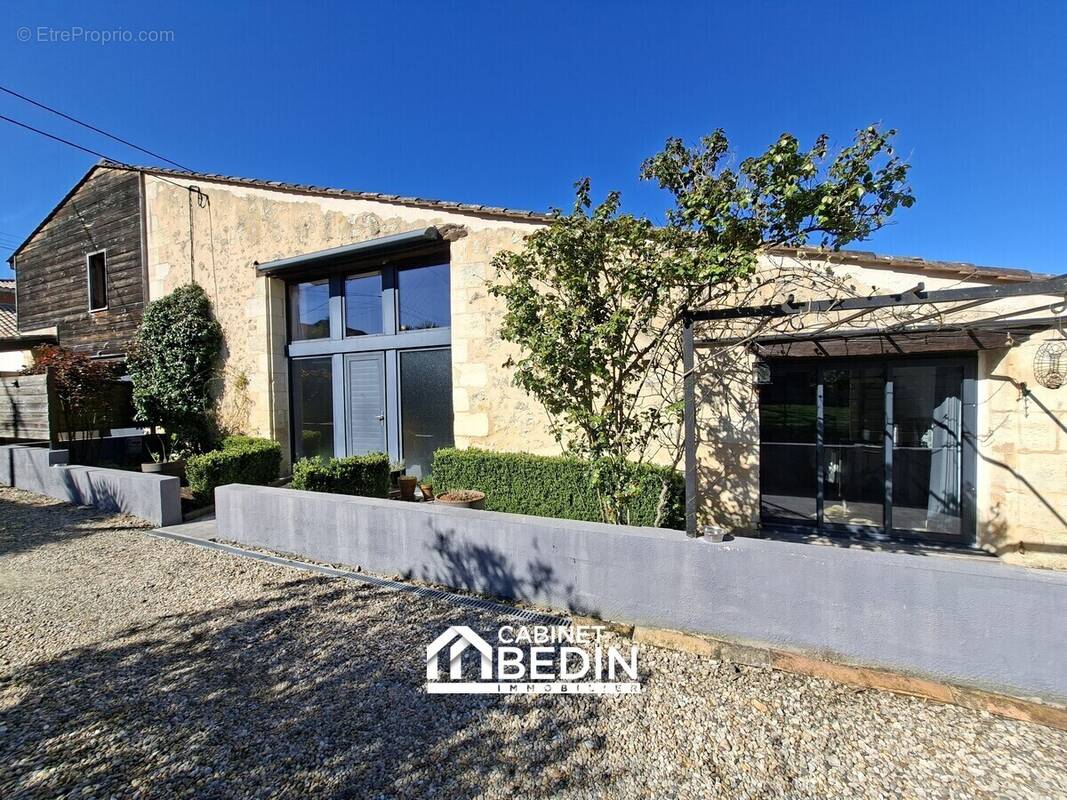 Maison à BELLEBAT