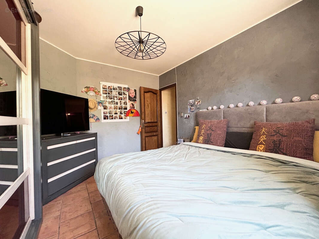 Maison à SAINT-QUENTIN-LA-POTERIE