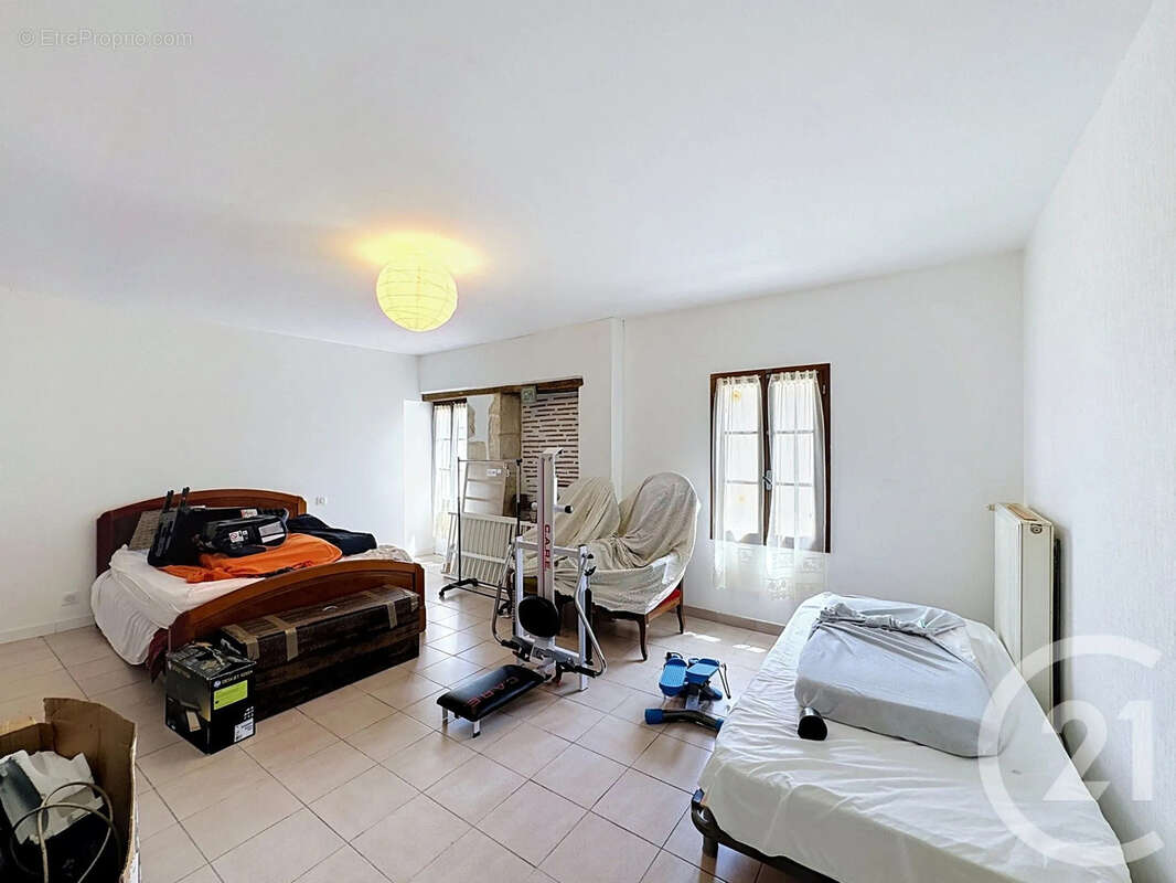 Maison 271 m² à Jegun  - photo 11