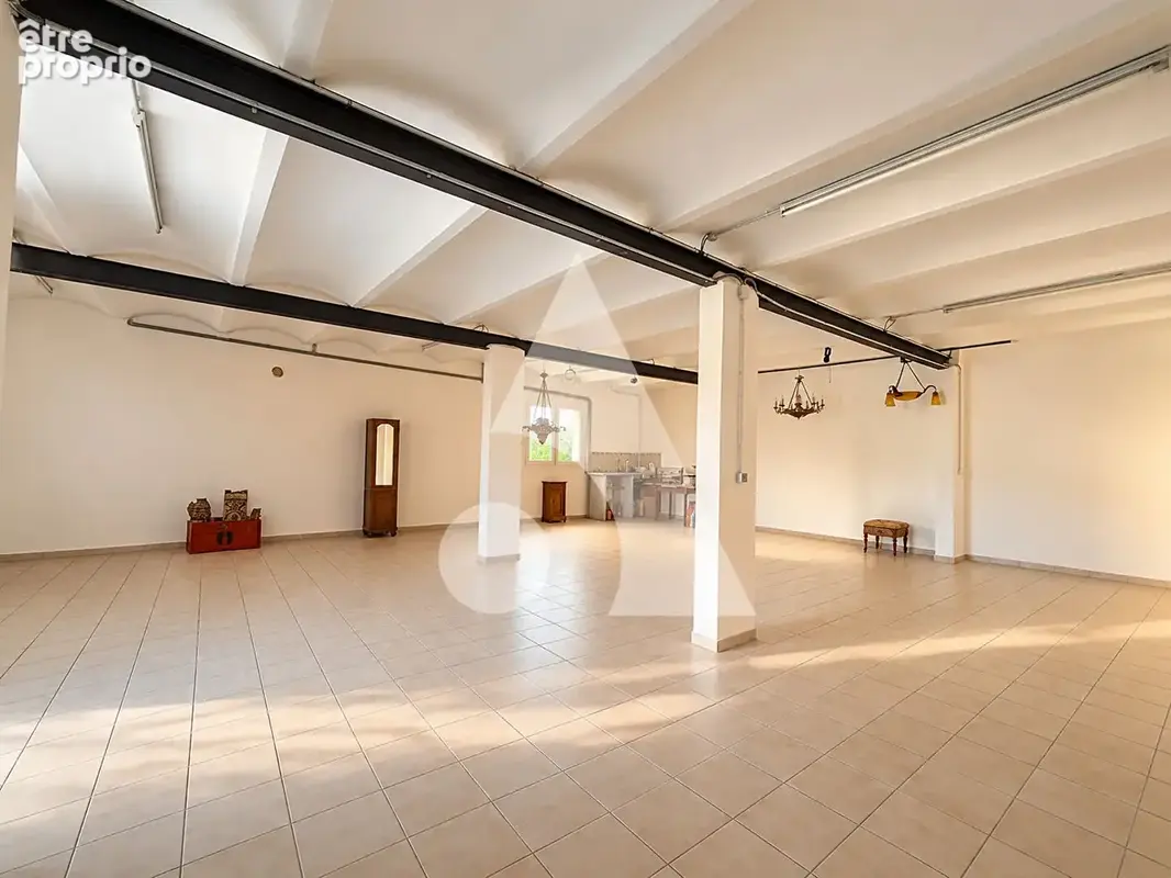 PERTUIS Maison d'env. 95m² hab avec 90m² de sous sol et 100m² de cour privative. - photo 11