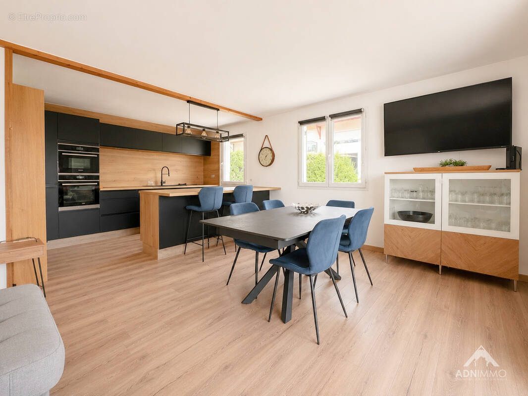 Appartement à COLLONGES